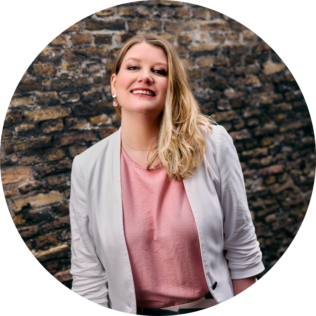 Foto van Ilonka in cirkel